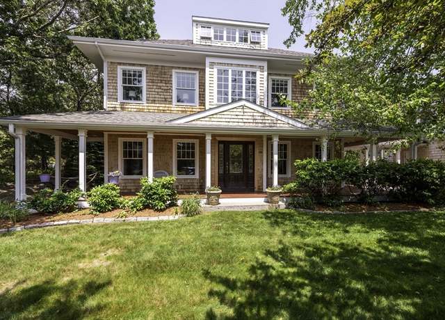 Property at 50 Castle View Dr, Gloucester, MA 01930, 4 beds, 4.5 baths