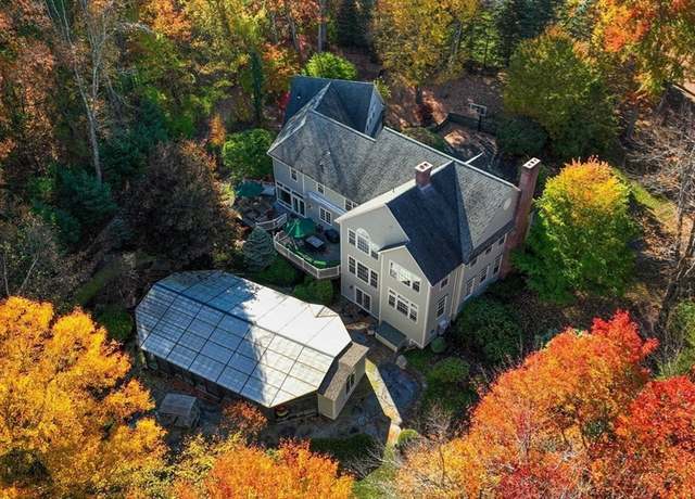 Property at 6 Eveningstar Dr, Amherst, MA 01002, 7 beds, 8 baths
