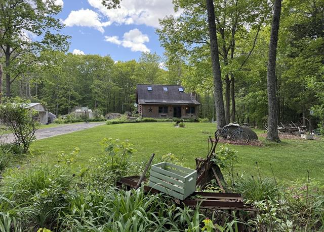 Property at 18 Doyle Ave, Winchendon, MA 01475, 3 beds, 1.5 baths