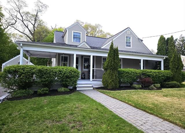 Property at 5 Sunset Ave, Cumberland, RI 02864, 3 beds, 1.5 baths