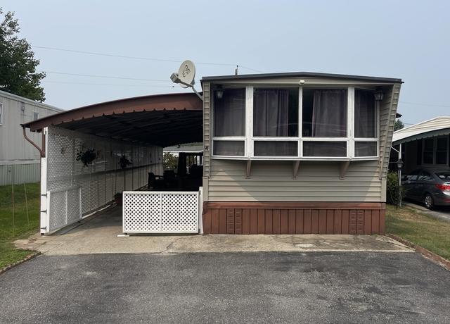 Property at 556 Central St #4, Leominster, MA 01453, 2 beds, 1 bath