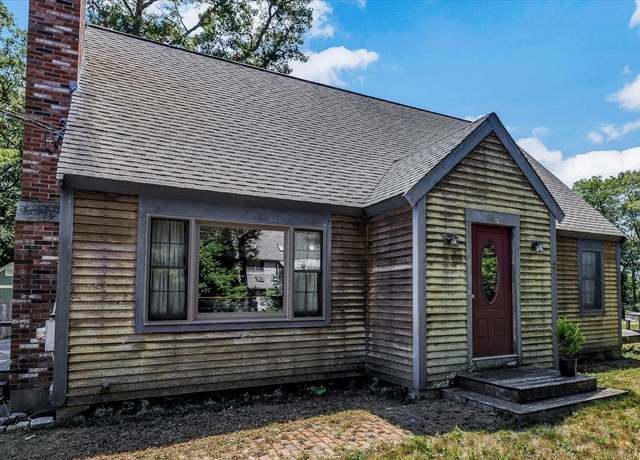Property at 82 Ashumet Ave, Mashpee, MA 02649, 2 beds, 2 baths
