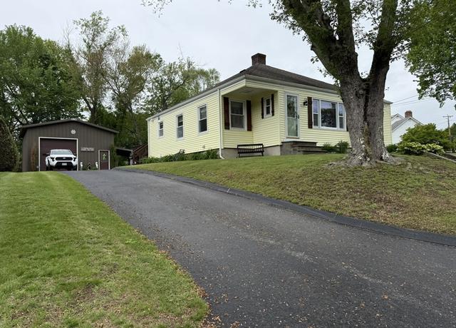 Property at 4 Perryville Rd, Webster, MA 01570, 3 beds, 2 baths
