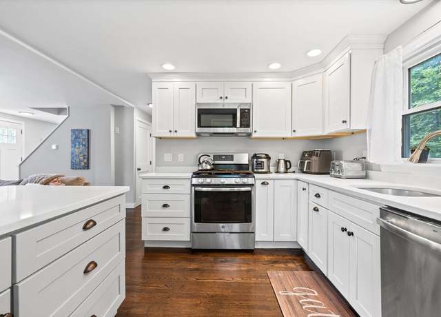 Property at 37-R Park Rd, Ashland, MA 01721, 3 beds, 2 baths