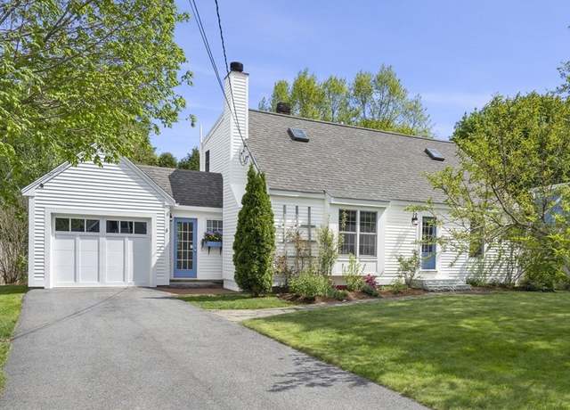 Property at 3 Roosevelt Pl, Newburyport, MA 01950, 3 beds, 2 baths