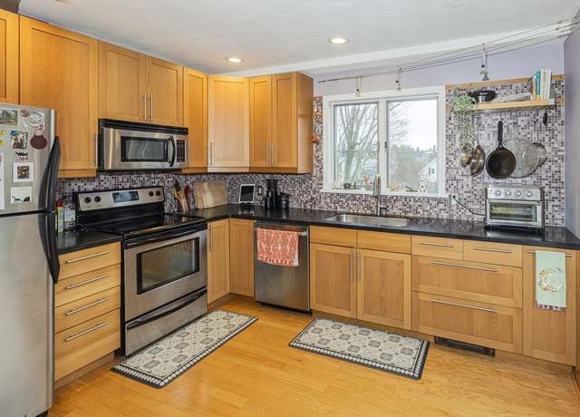 Property at 42 Broad St #5, Salem, MA 01970, 2 beds, 2 baths