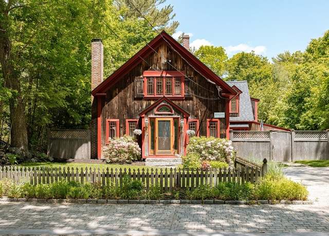Property at 1027 Union St, Duxbury, MA 02332, 4 beds, 2.5 baths