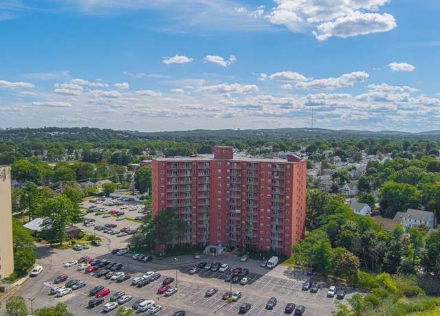 Property at 115 W Squantum St #702, Quincy, MA 02171, 1 bed, 1 bath