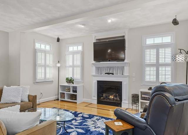 Property at 820 Main St #1, Wakefield, MA 01880, 2 beds, 1.5 baths