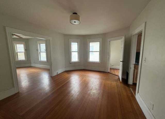 Property at 89 Essex St #2, Swampscott, MA 01907, 3 beds, 2 baths