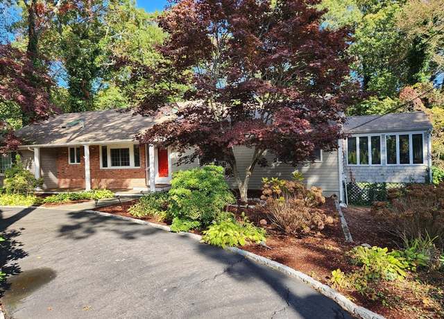 Property at 91 Holly Point Rd, Barnstable, MA 02632, 3 beds, 2.5 baths