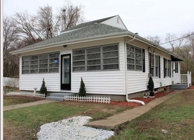 Property at 115 Ellis St, Attleboro, MA 02703, 4 beds, 1.5 baths