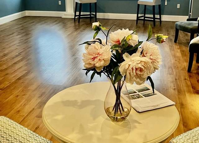 Property at 9 Park Ave #408, Hull, MA 02045, 1 bed, 1 bath