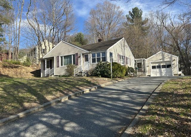 Property at 177 Hartford Ave E, Uxbridge, MA 01569, 3 beds, 1 bath