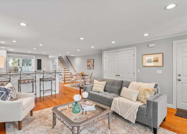 Property at 27 Warren St #1, Newburyport, MA 01950, 3 beds, 2.5 baths