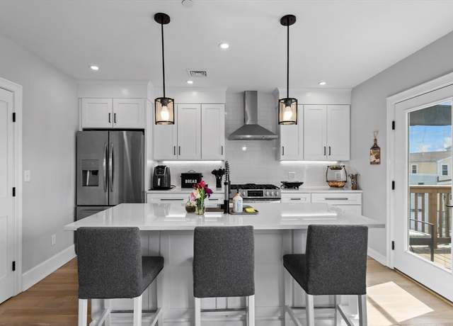 Property at 10 Cross Street Pl #3, Somerville, MA 02145, 2 beds, 2 baths