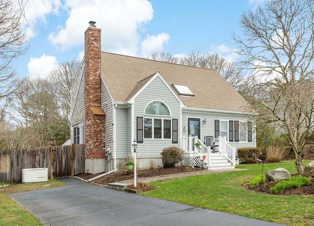 Property at 18 Seabrook Dr, Falmouth, MA 02536, 2 beds, 3 baths