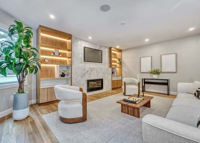 Property at 44 Cabot St, Winchester, MA 01890, 6 beds, 6.5 baths