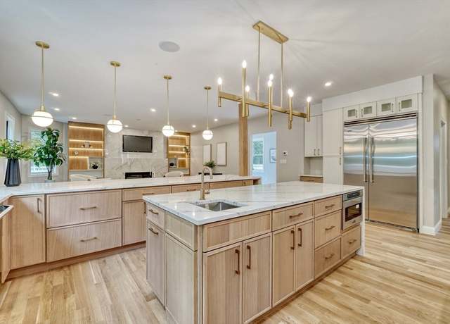 Property at 44 Cabot St, Winchester, MA 01890, 6 beds, 6.5 baths