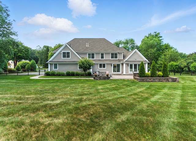 Property at 7 Twin Hills Dr, Longmeadow, MA 01106, 4 beds, 3.5 baths