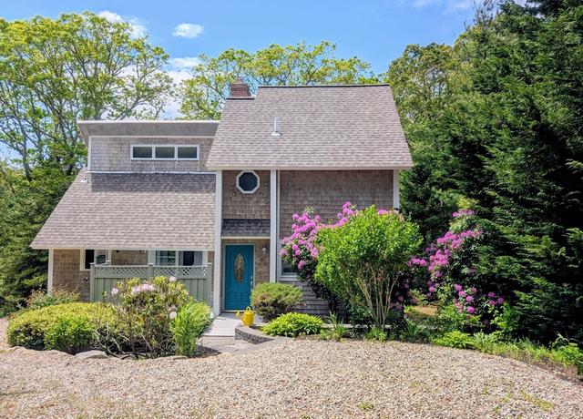 Property at 41 Halyard Ln, Mashpee, MA 02649, 3 beds, 2 baths