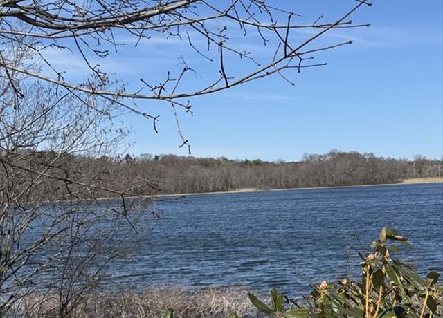 Property at 6 Abby Ln, Taunton, MA 02780, 2 beds, 1 bath