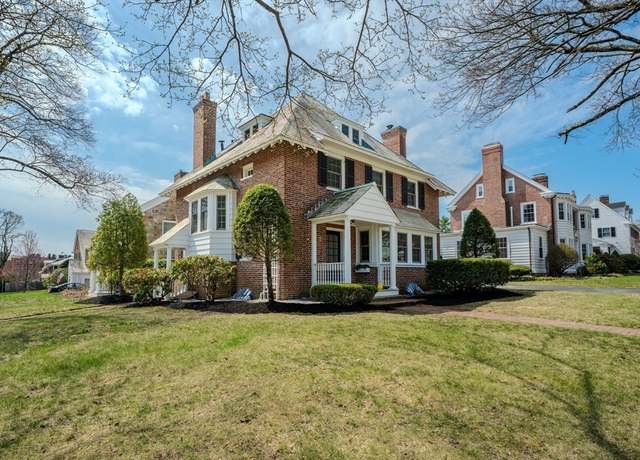Property at 2 William St, Andover, MA 01810, 4 beds, 3.5 baths