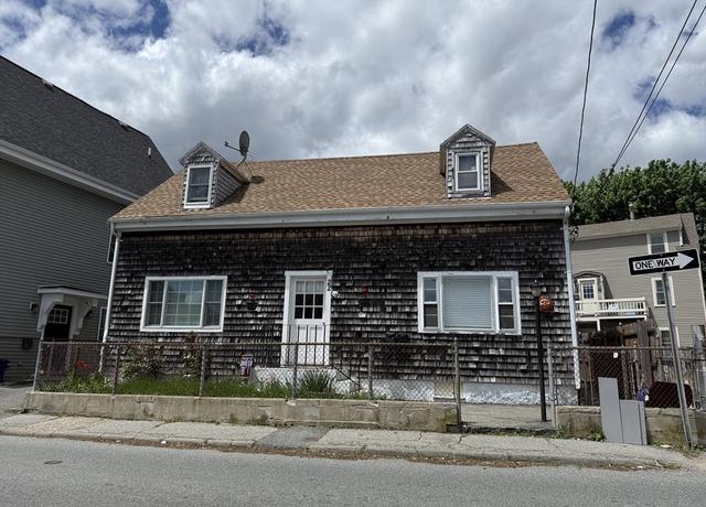 Property at 22 Taylor St #1, Gloucester, MA 01930, 3 beds, 1 bath