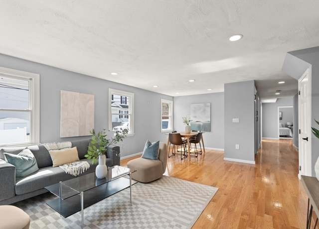 Property at 52 Jefferson Ave, Salem, MA 01970, 3 beds, 1 bath
