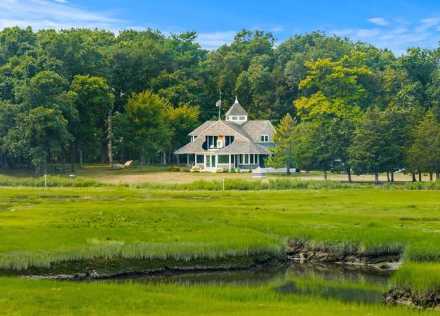 Property at 28 John Wise Ln, Essex, MA 01929, 3 beds, 1.5 baths