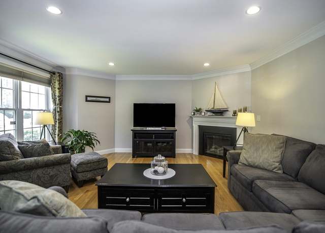Property at 39A Albacore Way, Portsmouth, NH 03801, 2 beds, 1.5 baths