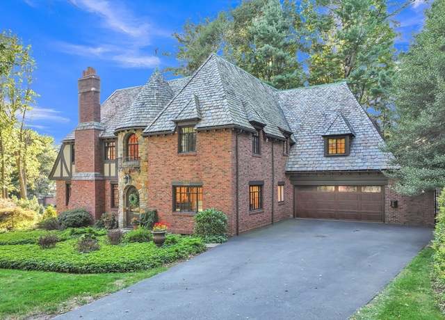 Property at 3 Westwood Dr, Worcester, MA 01609, 4 beds, 3.5 baths