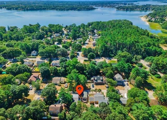 Property at 14 Buttonwood Ln, Plymouth, MA 02360, 3 beds, 3 baths
