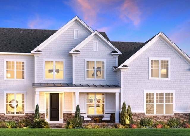 Property at 12 Old County Rd #20, Hudson, MA 01749, 5 beds, 5 baths