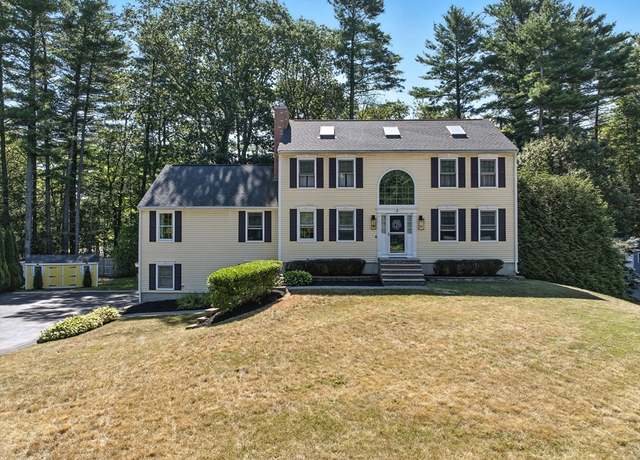 Property at 7 Palis Dr, Salisbury, MA 01950, 4 beds, 3.5 baths