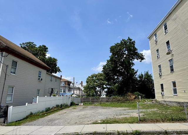Property at 49 Elm St, Lowell, MA 01852