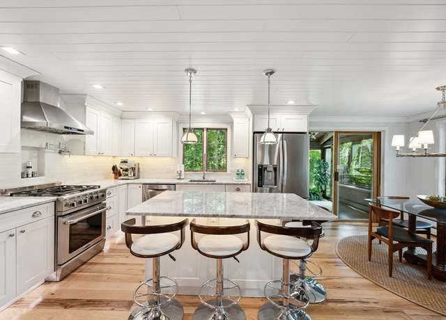 Property at 15 Youngs Rd, Gloucester, MA 01930, 3 beds, 2 baths