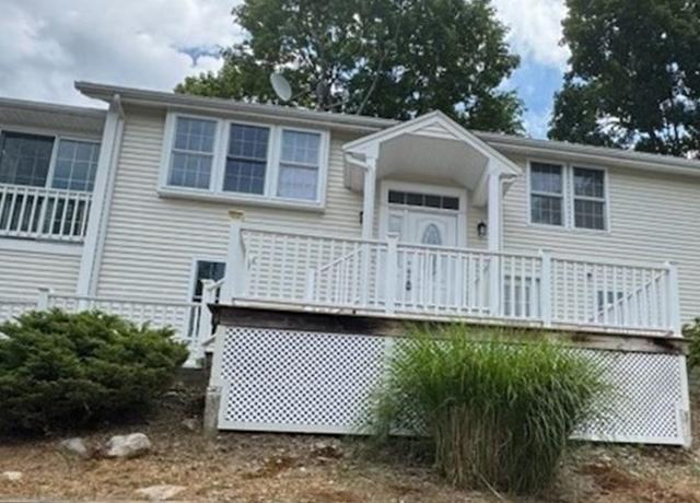 Property at 15 Suwanee Rd, Weymouth, MA 02189, 3 beds, 3 baths