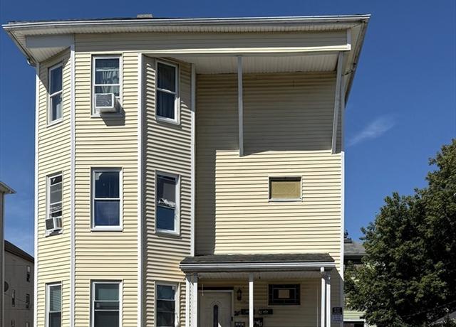Property at 24 Vale St, Worcester, MA 01604, 9 beds, 3 baths