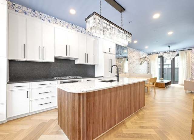 Property at 134 Arlington St, Boston, MA 02116, 3 beds, 2.5 baths
