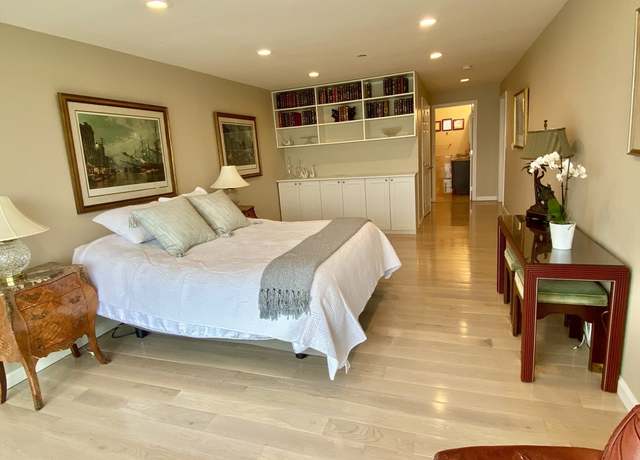 Property at 2001 Marina Dr #704, Quincy, MA 02171, 2 beds, 2 baths
