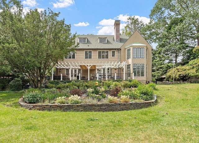 Property at 455 Puritan Rd, Swampscott, MA 01907, 5 beds, 3.5 baths