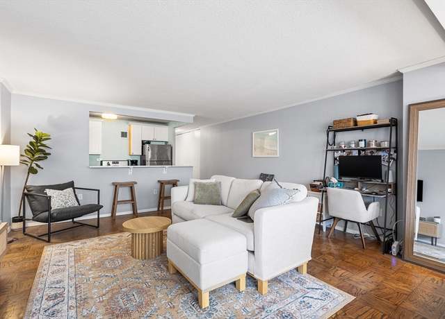 Property at 2 Hawthorne Pl Unit 4K, Boston, MA 02114, 1 bath