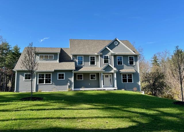 Property at 15 Bartlett Ave, Nashua, NH 03064, 4 beds, 2.5 baths