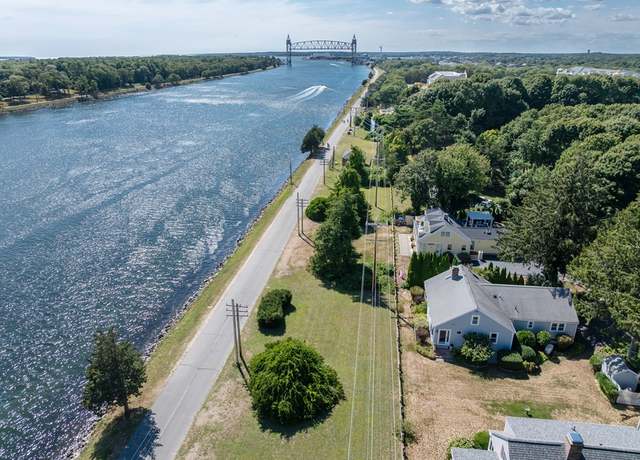 Property at 30 Sunset Ln, Bourne, MA 02532, 3 beds, 2 baths