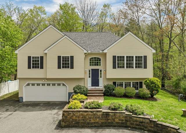 Property at 31 Danville Rd, Hampstead, NH 03826, 3 beds, 1 bath