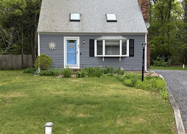 Property at 92 Santuit Pond Rd, Mashpee, MA 02649, 2 beds, 1.5 baths