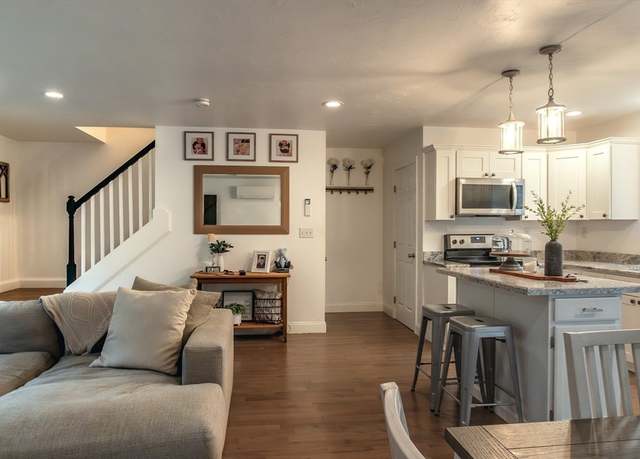 Property at 27 Doreen Way, Carver, MA 02330, 2 beds, 1.5 baths