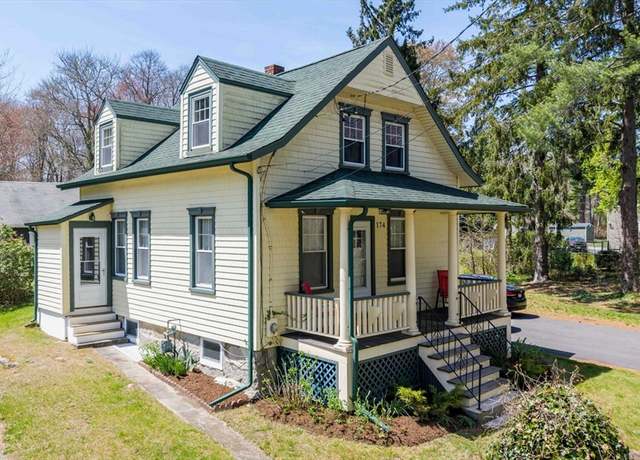 Property at 174 Hixville Rd, Dartmouth, MA 02747, 3 beds, 1.5 baths