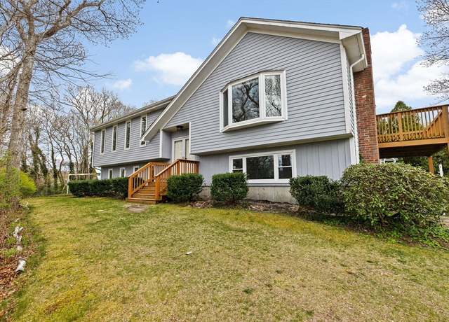 Property at 39 Sanderson Dr, Plymouth, MA 02360, 3 beds, 2 baths